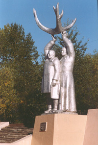 Памятник Бертину и Тарабукину.jpg