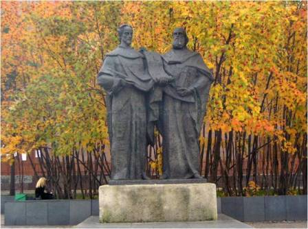 Памятник Кириллу и Мефодию в г. Мурманске