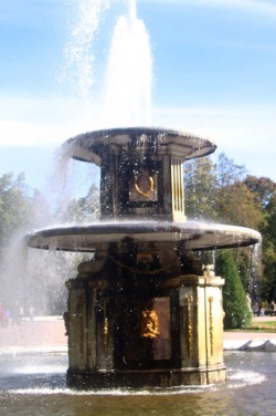 Римский фонтан Петергофа.jpg
