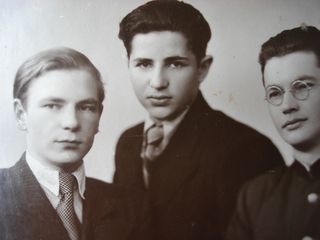 С однокурсниками, 1952 год.jpg