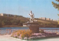 Памятник спортсменам-гребцам в Белой Калитве.jpg