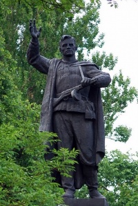 Памятник героям-партизанам и подпольщикам