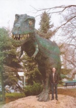Скульптура Динозавр в городе Белая Калитва Ростовской области.jpg