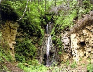 Берестнятский водопад.jpg