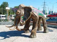 Памятник слону скульпторы Н.А. Куклев и А.К. Куклев.jpg